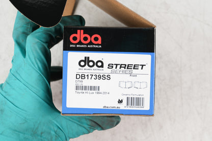 DBA 06-06 Suzuki Forenza Front Street Series Brake Pads