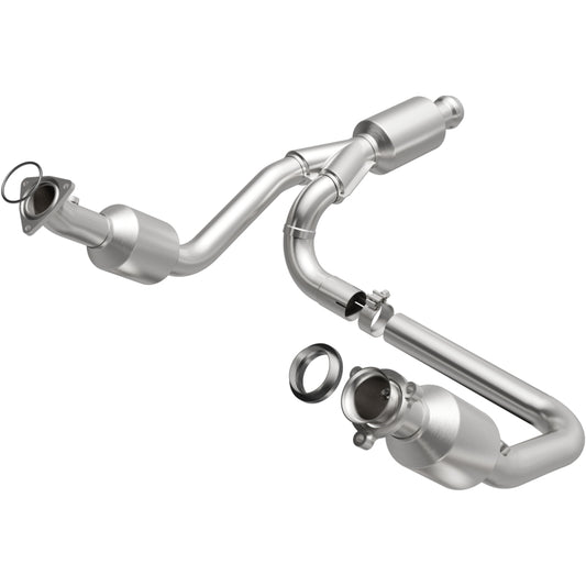MagnaFlow 14-15 Chevrolet Silverado 1500 Underbody 4.3L / 5.3L Direct-Fit Catalytic Converter