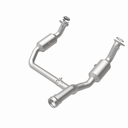MagnaFlow 19-20 Chevrolet Silverado 1500 6.2L Single Underbody Direct-Fit Catalytic Converter