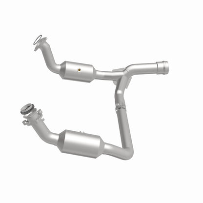 MagnaFlow 19-20 Chevrolet Silverado 1500 6.2L Single Underbody Direct-Fit Catalytic Converter