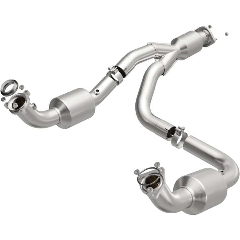 Magnaflow 12-20 Chevrolet Express 4500 Underbody 6.0L Direct Fit Catalytic Converter