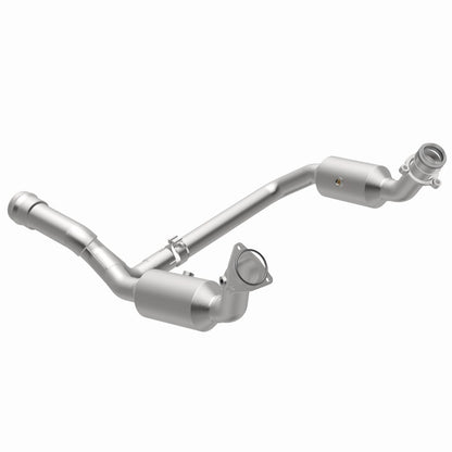 MagnaFlow 19-20 Chevrolet Silverado 1500 6.2L Single Underbody Direct-Fit Catalytic Converter