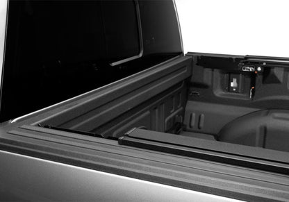 RealTruck 04-24 Nissan Titan CC 5.5ft Bed (w or w/o Utilitrack) RetraxPRO EZ-Off FRC-4000