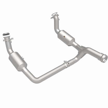 MagnaFlow 19-20 Chevrolet Silverado 1500 6.2L Single Underbody Direct-Fit Catalytic Converter