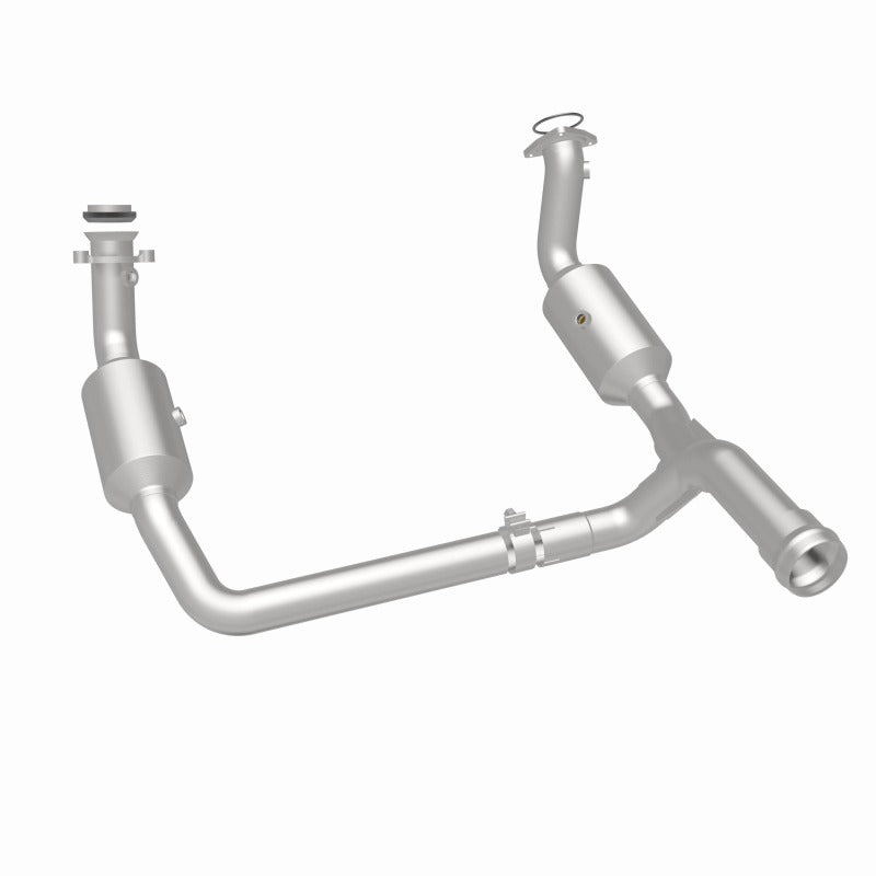 MagnaFlow 19-20 Chevrolet Silverado 1500 6.2L Single Underbody Direct-Fit Catalytic Converter