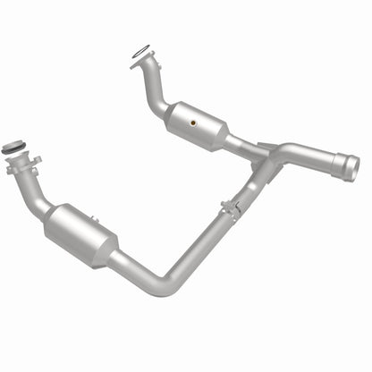 MagnaFlow 19-20 Chevrolet Silverado 1500 6.2L Single Underbody Direct-Fit Catalytic Converter