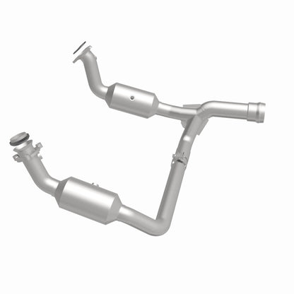 MagnaFlow 19-20 Chevrolet Silverado 1500 6.2L Single Underbody Direct-Fit Catalytic Converter
