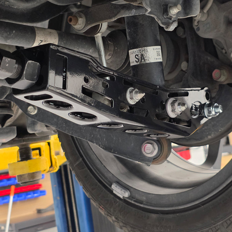 BLOX Racing Racing Rear Lower Control Arms - Blk (Toyota 86 / Scion FRS / Subaru BRZ / WRX / STi) V2