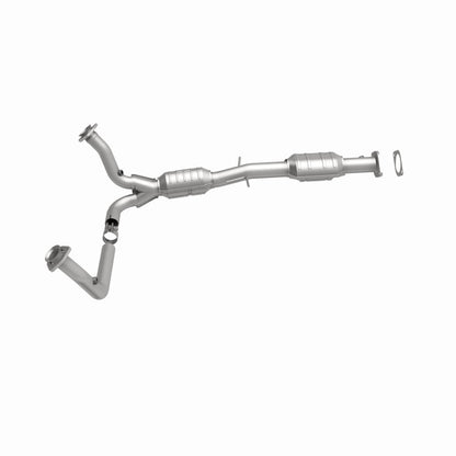 MagnaFlow Direct Fit Catalytic Converter 00-04 S10/Sonoma 4.3L