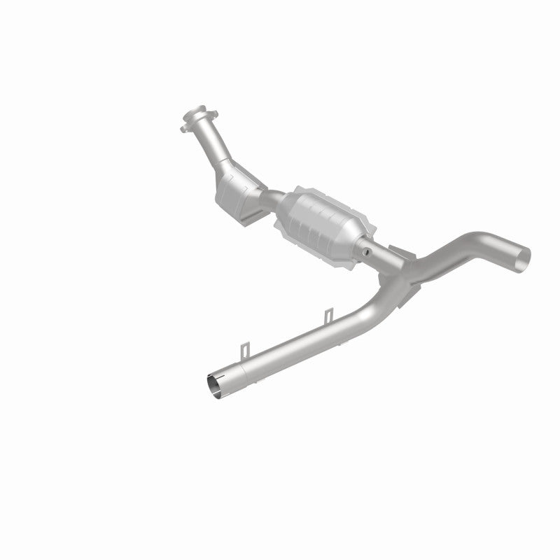 MagnaFlow Direct Fit Catalytic Converter 97-98 Ford F-150 4.6L