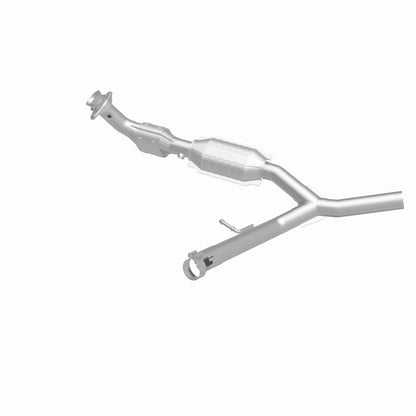MagnaFlow Direct Fit Catalytic Converter 04-06 F-150 5.4 2WD P/S 49S