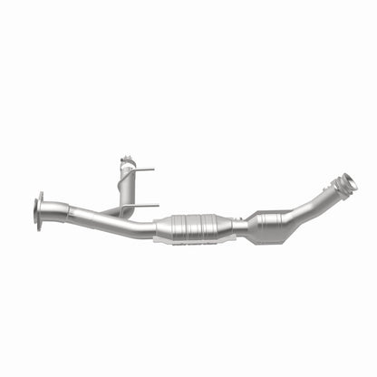MagnaFlow Direct Fit Catalytic Converter 03-04 Ford Expedition 5.4L V8 Passenger Side