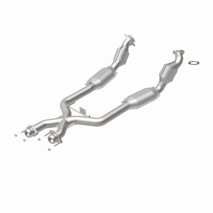MagnaFlow Direct Fit Catalytic Converter 96-98 4.6L *California*