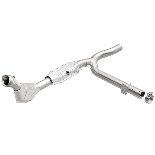 MagnaFlow Direct Fit Catalytic Converter 99-00 Ford F-150 4.6L