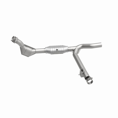 MagnaFlow Direct Fit Catalytic Converter 99-00 F-150 4.2L V6 2WD P/