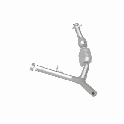 MagnaFlow Direct Fit Catalytic Converter 04-06 F-150 5.4 2WD P/S 49S