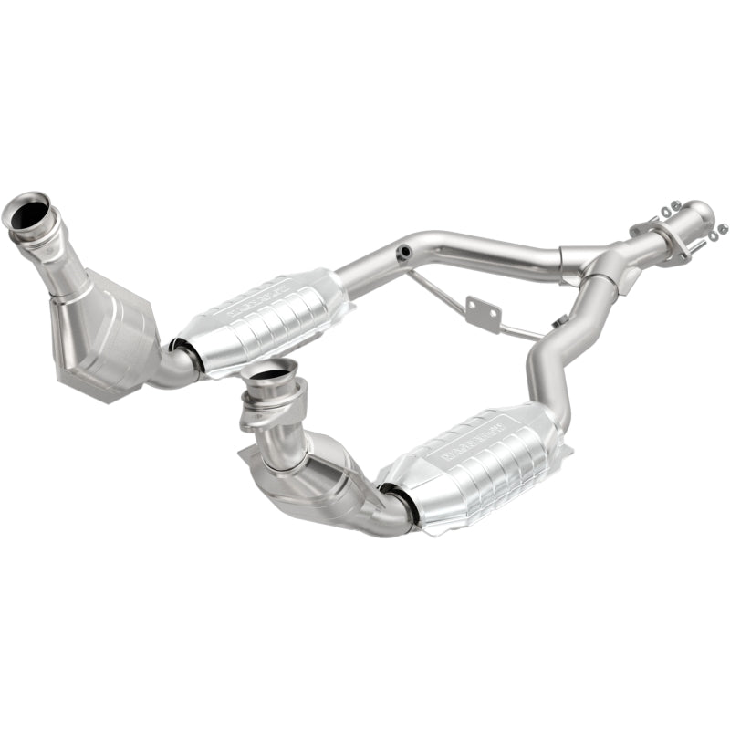 MagnaFlow Direct Fit Catalytic Converter 96-98 Ford Mustang 3.8L