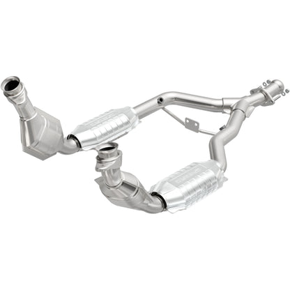 MagnaFlow Direct Fit Catalytic Converter 96-98 Ford Mustang 3.8L