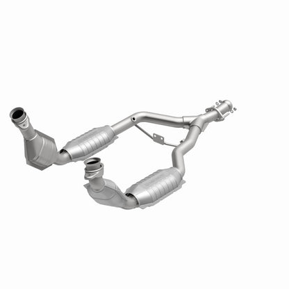MagnaFlow Direct Fit Catalytic Converter 96-98 Ford Mustang 3.8L