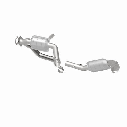 MagnaFlow Direct Fit Catalytic Converter 96-99 Ford Taurus3.0L 50S