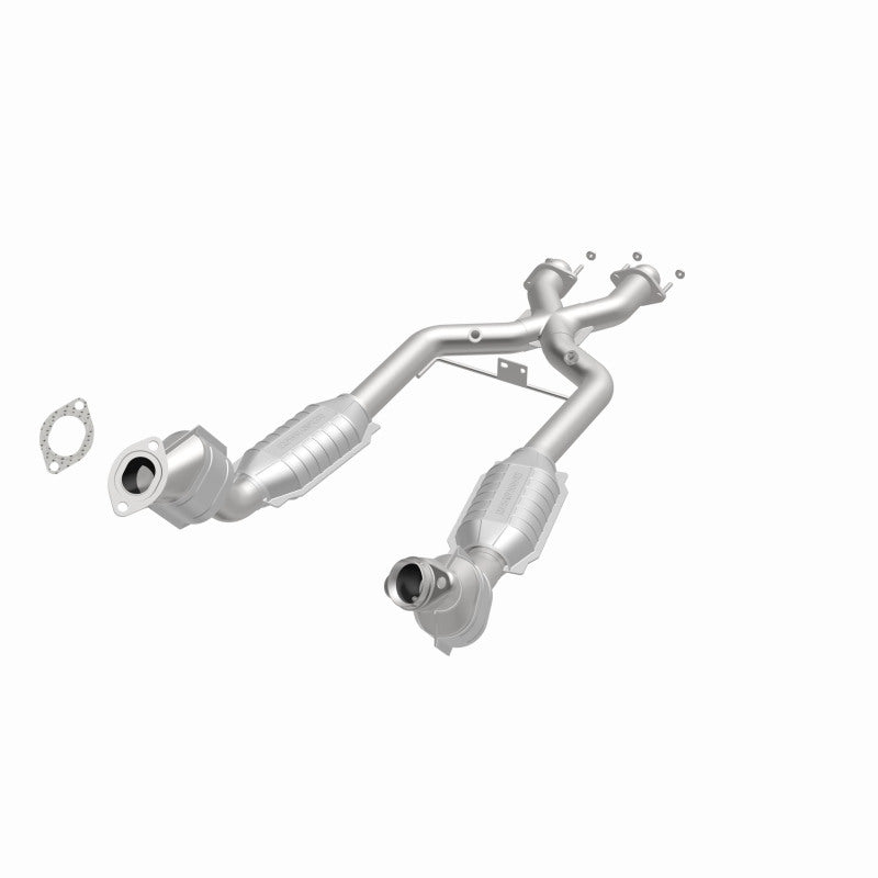 MagnaFlow Direct Fit Catalytic Converter 96-98 4.6L *California*