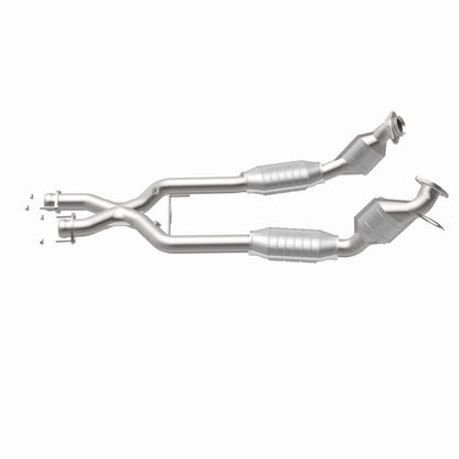 MagnaFlow Direct Fit Catalytic Converter 96-98 4.6L *California*
