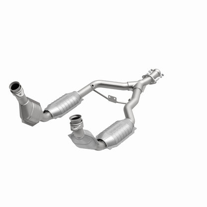 MagnaFlow Direct Fit Catalytic Converter 96-98 Ford Mustang 3.8L