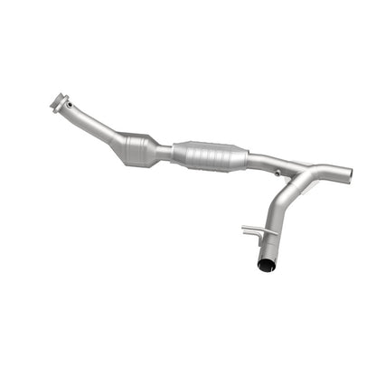 MagnaFlow Direct Fit Catalytic Converter 99-00 Ford Trucks 5.4L