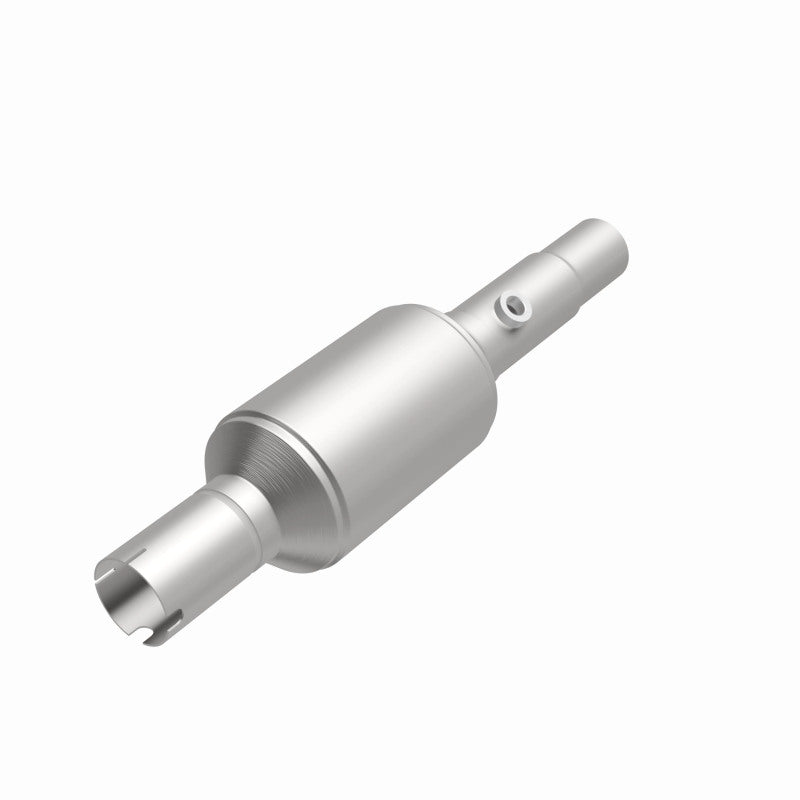 MagnaFlow Direct Fit Catalytic Converter 96-98 Jeep Grand Cherokee Underbody