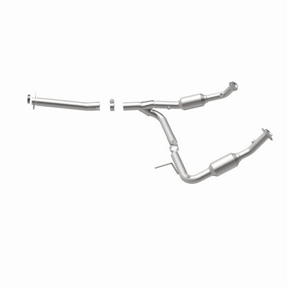 MagnaFlow Direct Fit Catalytic Converter OEM 2004-2005 Ford Explorer/Mercury Mountaineer Underbody