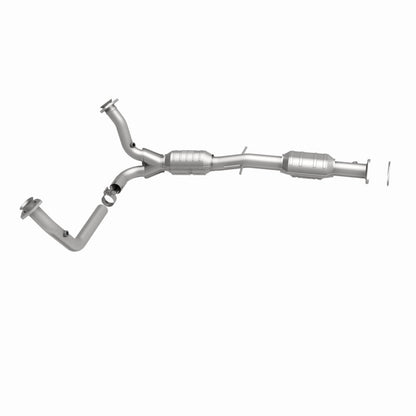 MagnaFlow Direct Fit Catalytic Converter 00-04 S10/Sonoma 4.3L