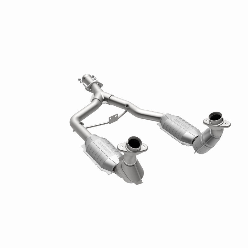 MagnaFlow Direct Fit Catalytic Converter 96-98 Ford Mustang 3.8L