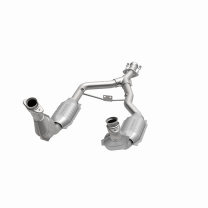 MagnaFlow Direct Fit Catalytic Converter 96-98 Ford Mustang 3.8L