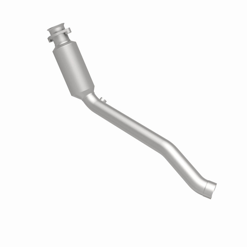 MagnaFlow Direct Fit Catalytic Converter 2010-2013 Land Rover LR4 V8 5 OEM Underbody