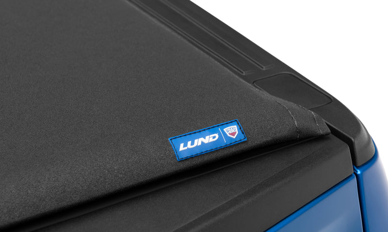 Lund 05-17 Nissan Frontier (5ft. Bed w/o Utility Track) Genesis Elite Roll Up Tonneau Cover - Black