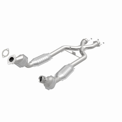 MagnaFlow Direct Fit Catalytic Converter 96-98 4.6L *California*