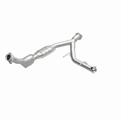MagnaFlow Direct Fit Catalytic Converter 03-04 Ford Expedition 5.4L V8 Passenger Side