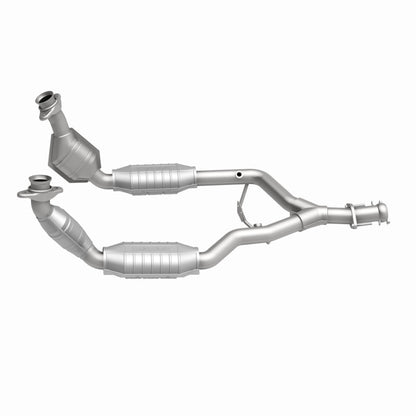 MagnaFlow Direct Fit Catalytic Converter 96-98 Ford Mustang 3.8L