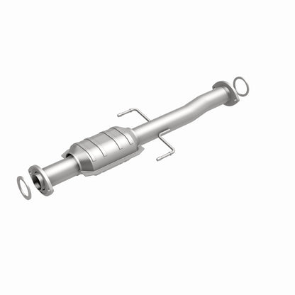 MagnaFlow Direct Fit Catalytic Converter 02-04 Toyota Tacoma 2.7L Rear