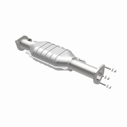 MagnaFlow Direct Fit Catalytic Converter 00-04 Jeep Wrangler Rear