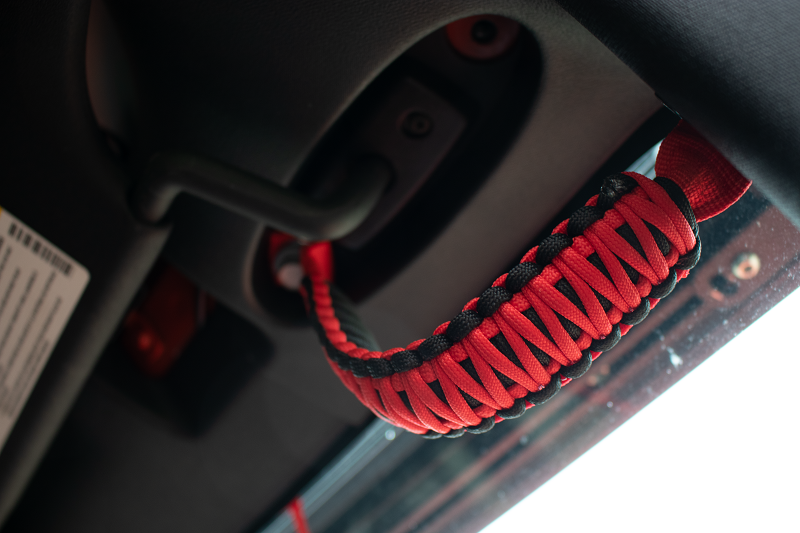 Fishbone Offroad 07-18 Wrangler JK A Pillar Sound Bar Red Paracord Grab Handles