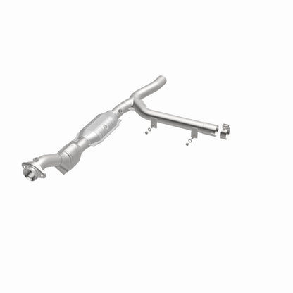 MagnaFlow Direct Fit Catalytic Converter 97-98 Ford Trucks 4.6L