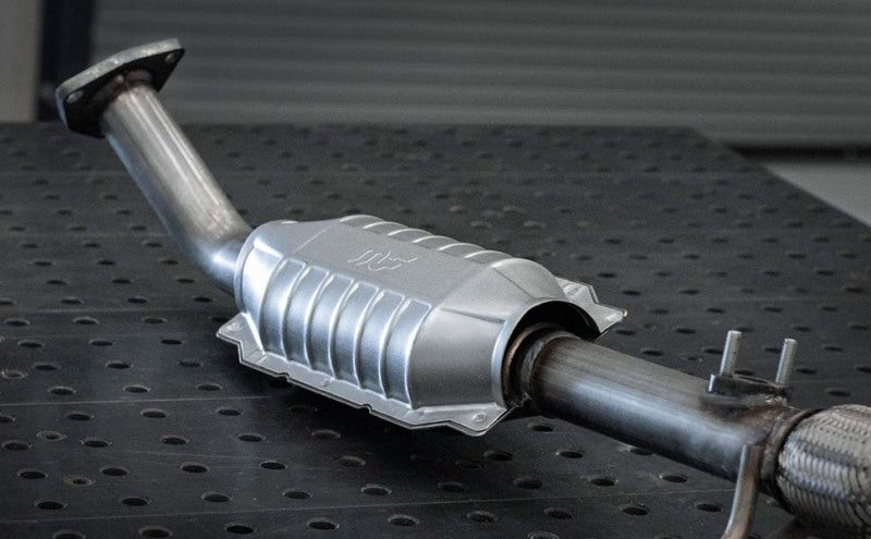 MagnaFlow Direct Fit Catalytic Converter 04-06 Ford Ranger 2.3L CA