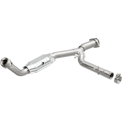 MagnaFlow Direct Fit Catalytic Converter 03-05 Ford Expedition/05-06 Lincoln Navigator 5.4L P/S