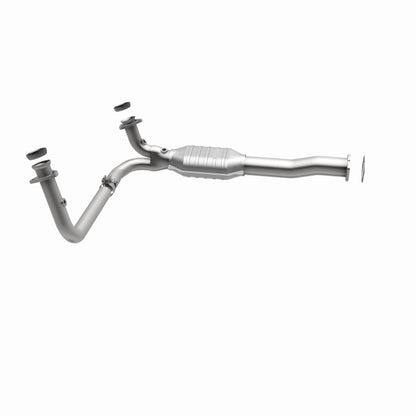 MagnaFlow Direct Fit Catalytic Converter GM 1500/2500/3500 Truck 96-