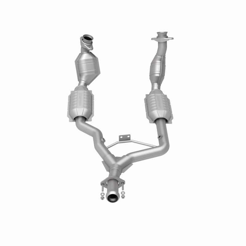 MagnaFlow Direct Fit Catalytic Converter 96-98 Ford Mustang 3.8L