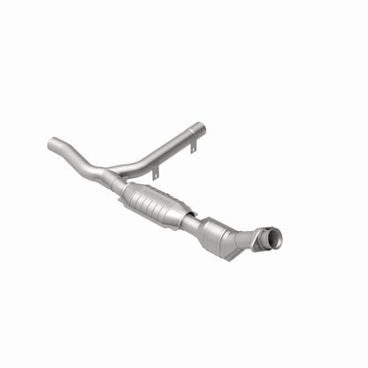 MagnaFlow Direct Fit Catalytic Converter Ford 02-04 F-150 4.2L