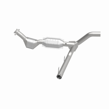 MagnaFlow Direct Fit Catalytic Converter 97-98 Ford F-150 4.6L