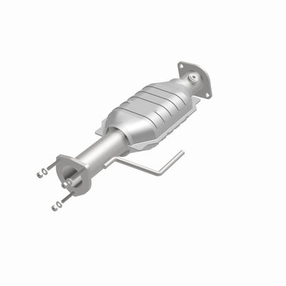 MagnaFlow Direct Fit Catalytic Converter 00-04 Jeep Wrangler Rear