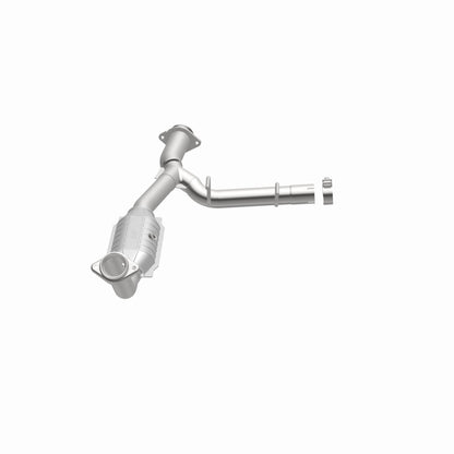MagnaFlow Direct Fit Catalytic Converter 03-05 Ford Expedition/05-06 Lincoln Navigator 5.4L P/S